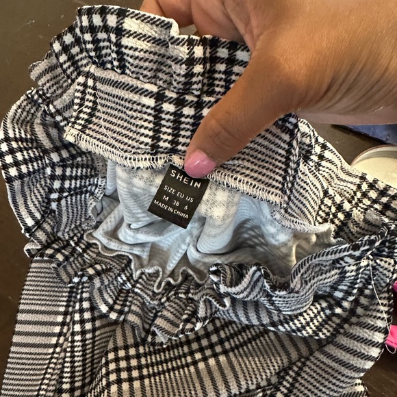 SHEIN dress pants - Picture 2 of 2